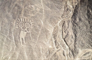 The Giant Eyes in the Desert: The 2,500-Year-Old Figure Watching Peru From the Sand 11 2aOboQdjd4azpZfpbxKefuKDYczLlUEQNRmLkxKS