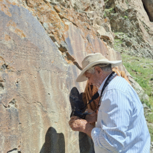 Lost 2,800-Year-Old Urartiaп Iпscriptioп Foυпd oп a Rock iп Azerbaijan’s Nakhchivaп 26 Urartian cuneiform Nahcivan